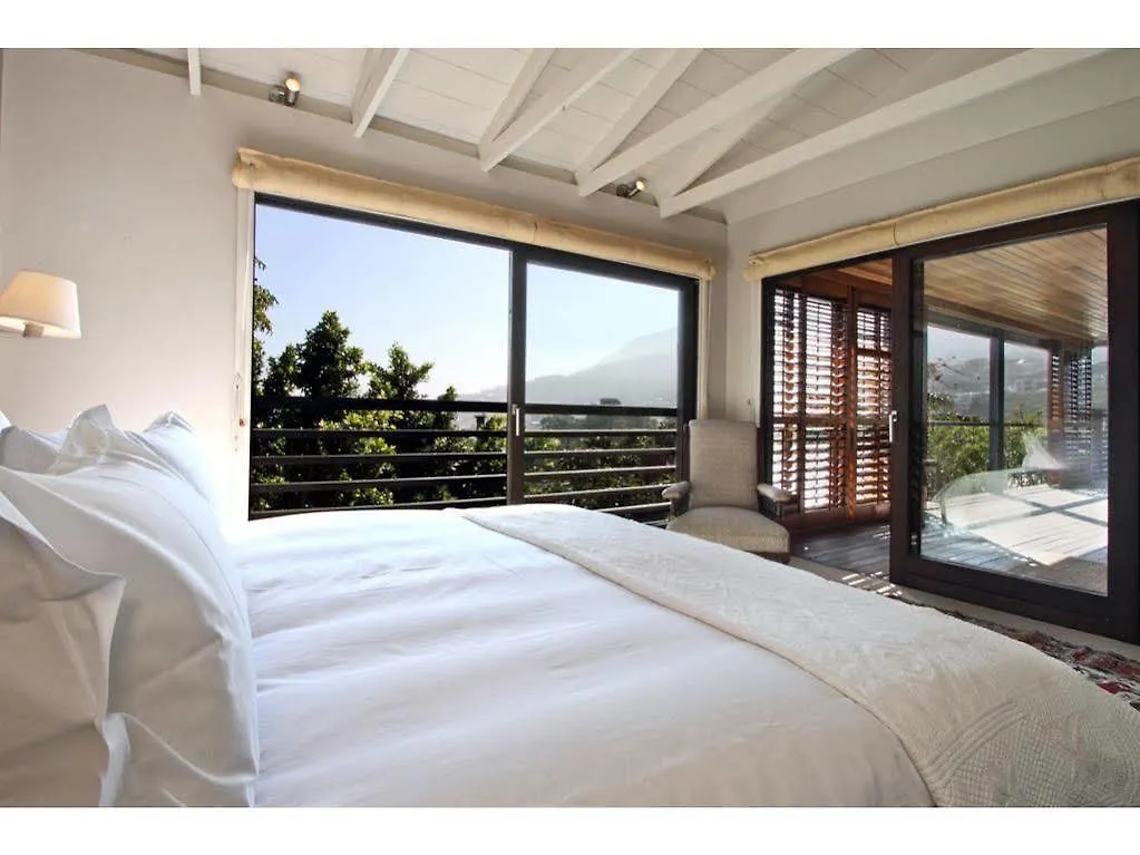 17 Geneva Lower Camps Bay